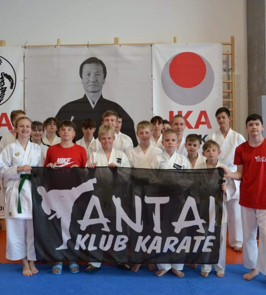 Drużyna klubu karate Antai.