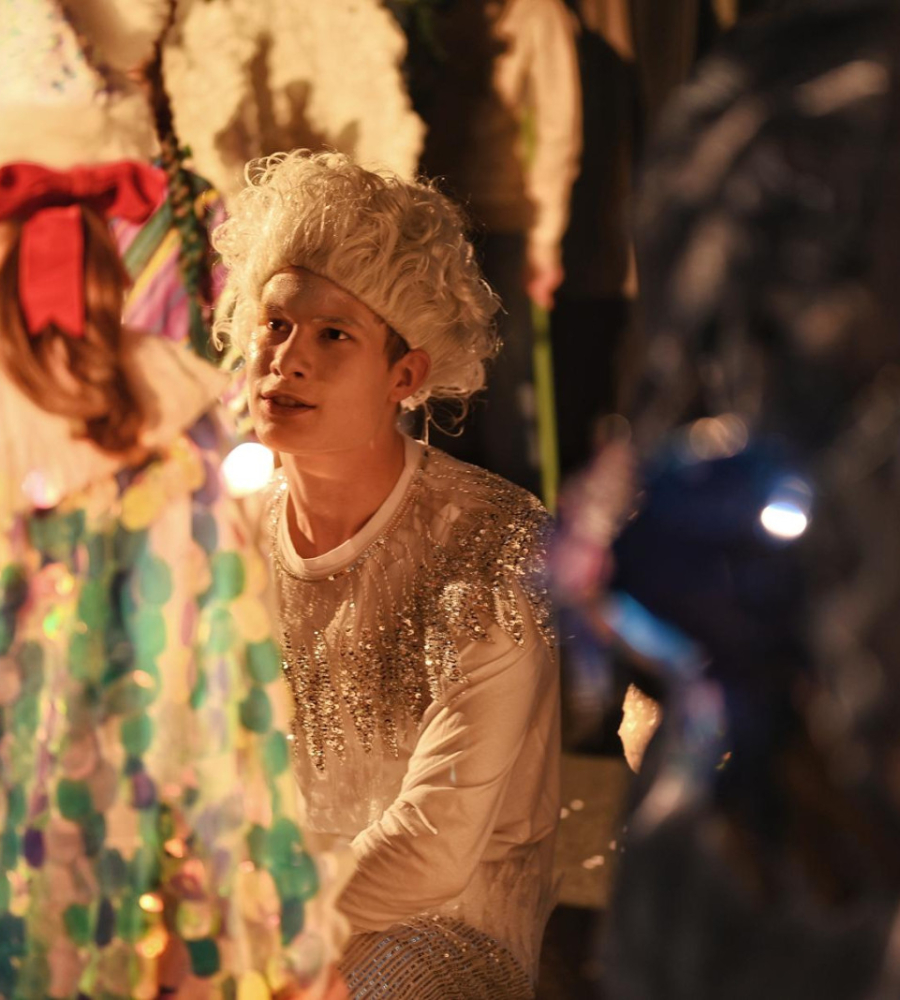 Mróz podczas odgrywania sceny